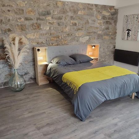 Auberge Des Esperels Rez De Maison Avec Jardin Figanières Exterior foto