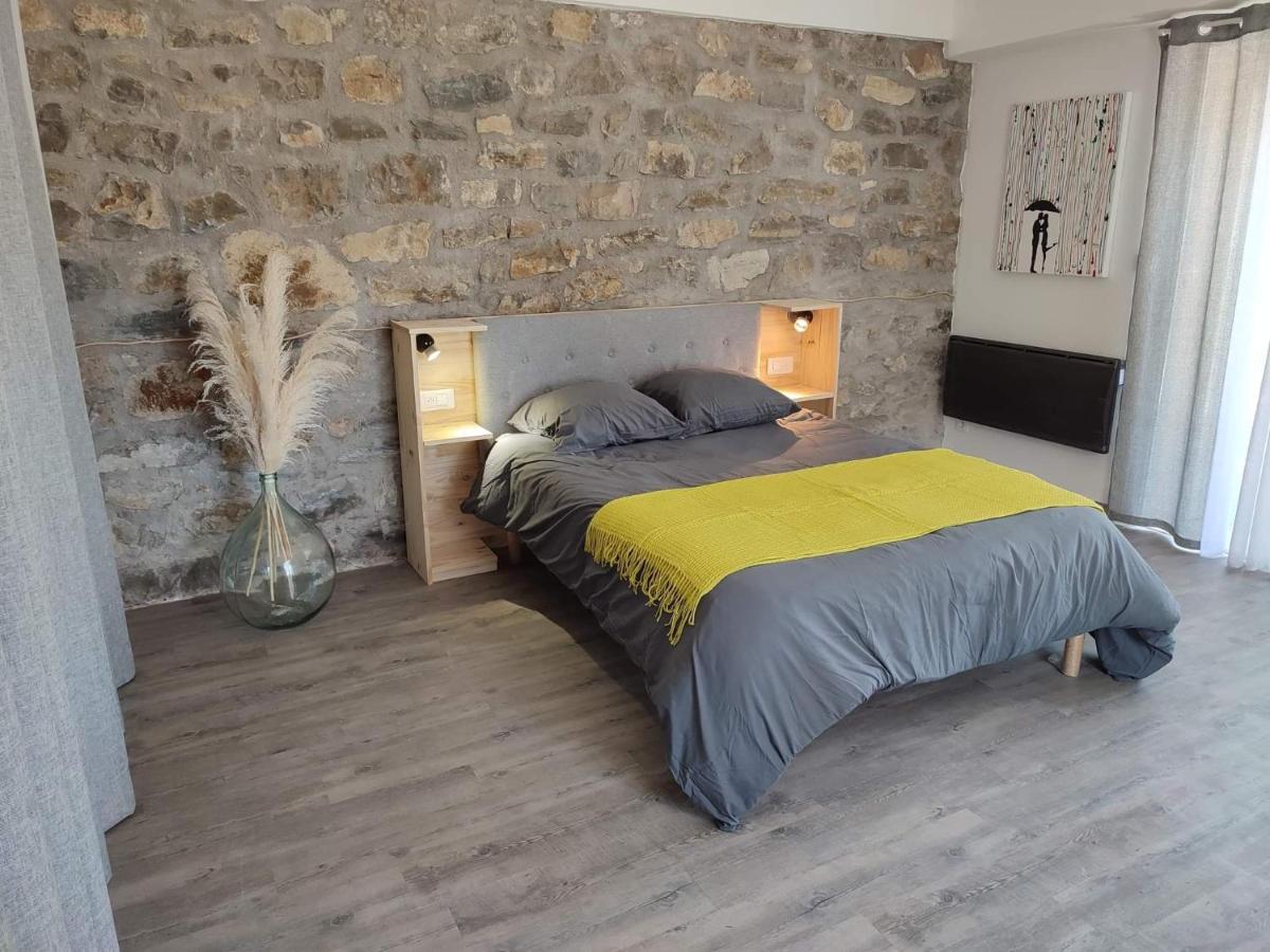 Auberge Des Esperels Rez De Maison Avec Jardin Figanières Exterior foto
